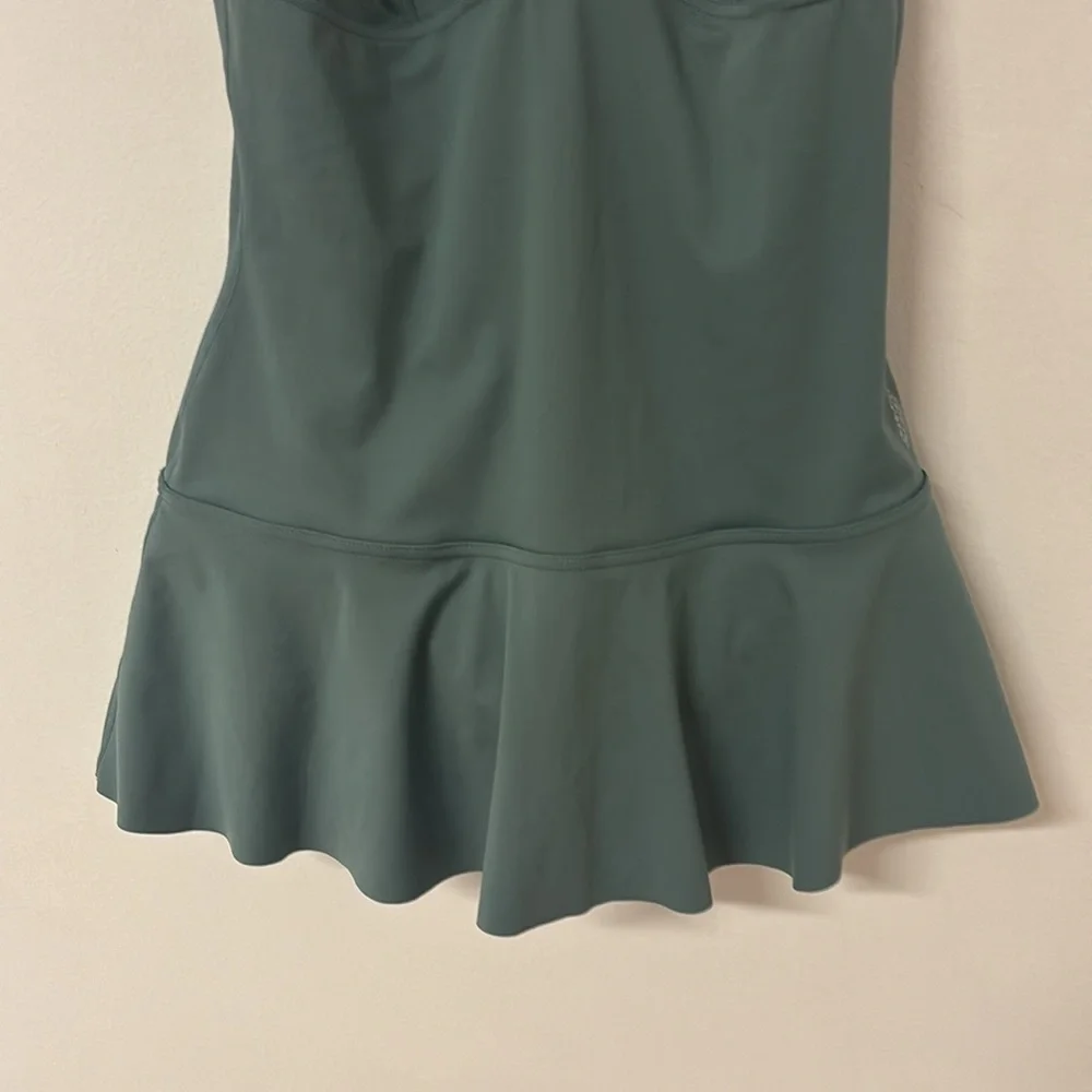 NWOT FREE PEOPLE FPMOVEMENT SKORTSIE GREEN - Picture 7 of 9